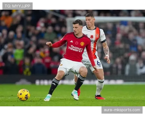 滕哈赫率曼联掌控全场，关键胜利彰显战术成效