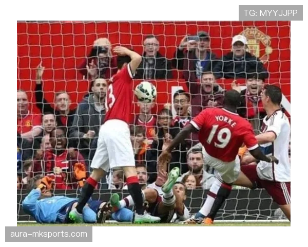 曼联进攻组织混乱问题持续显现，对赛季竞争力构成制约